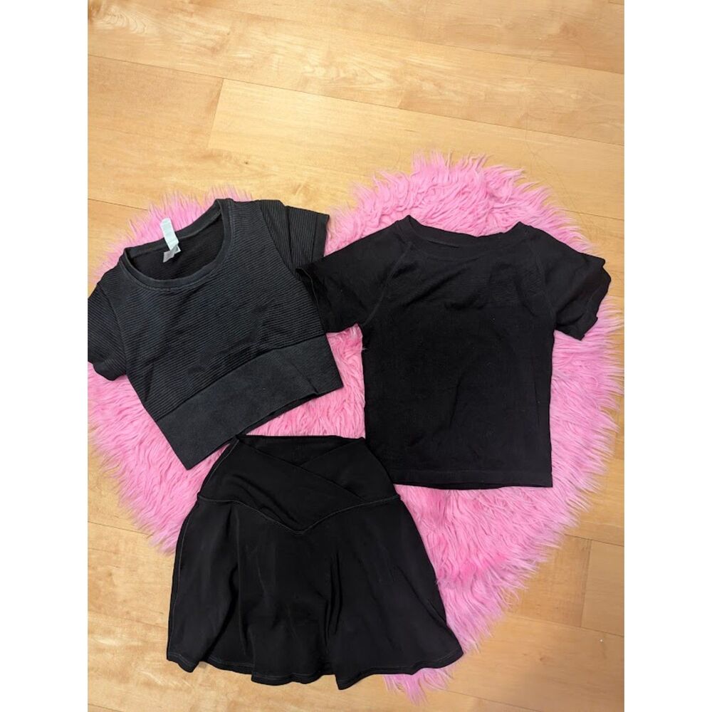 Offline Aerie Lot & Free Top ! Heathered Black tops and black skort skirt XS XXS